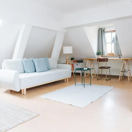 Διαμέρισμα In Zentraler Lage Mit Parkplatz